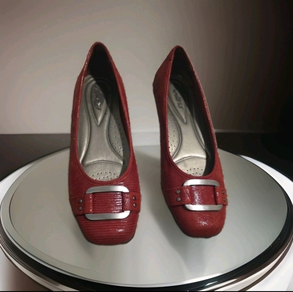 Pre-loved Burgundy/deep/redish Trotters Dixie Ballet Flat Sz 6.5n - Picture 1 of 8